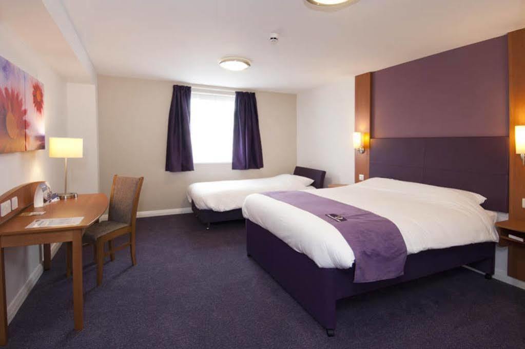 Premier Inn London Дагенем Экстерьер фото