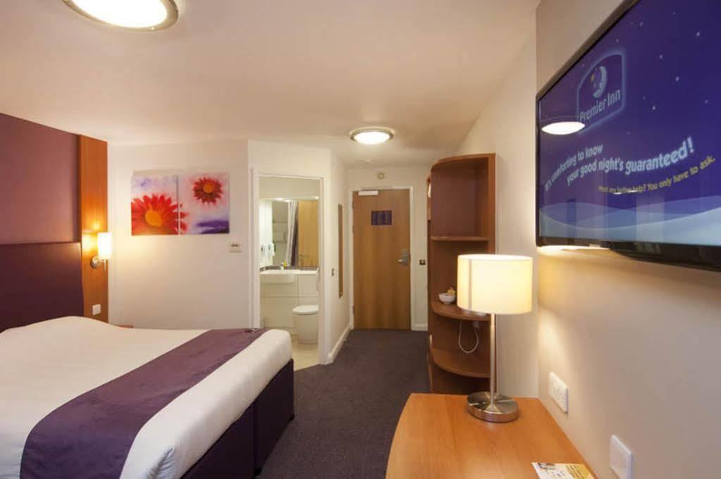 Premier Inn London Дагенем Экстерьер фото