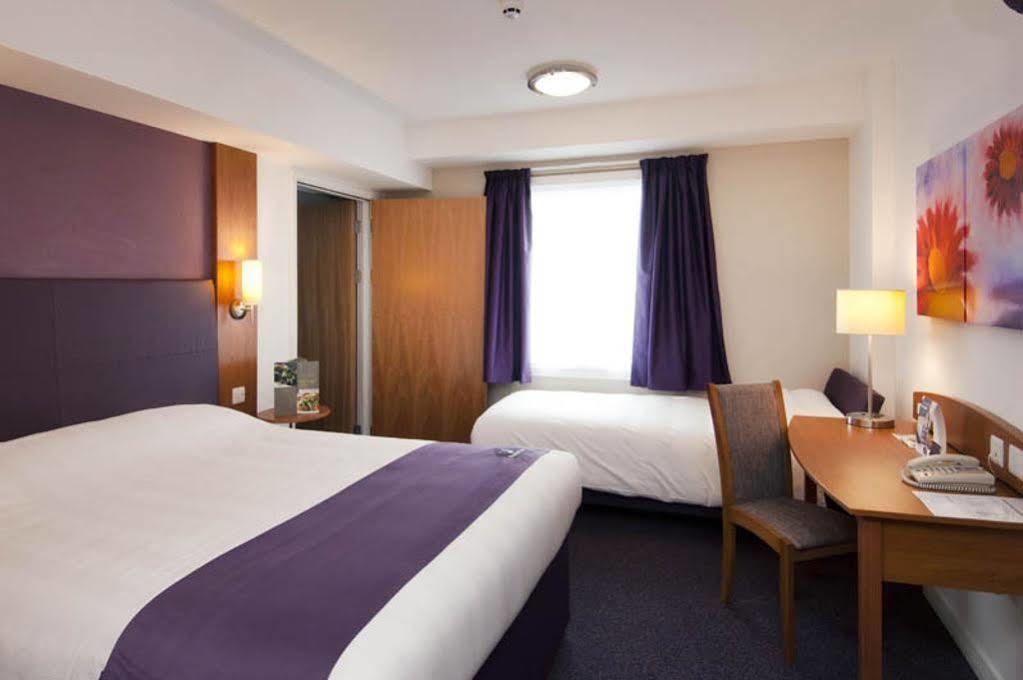 Premier Inn London Дагенем Экстерьер фото