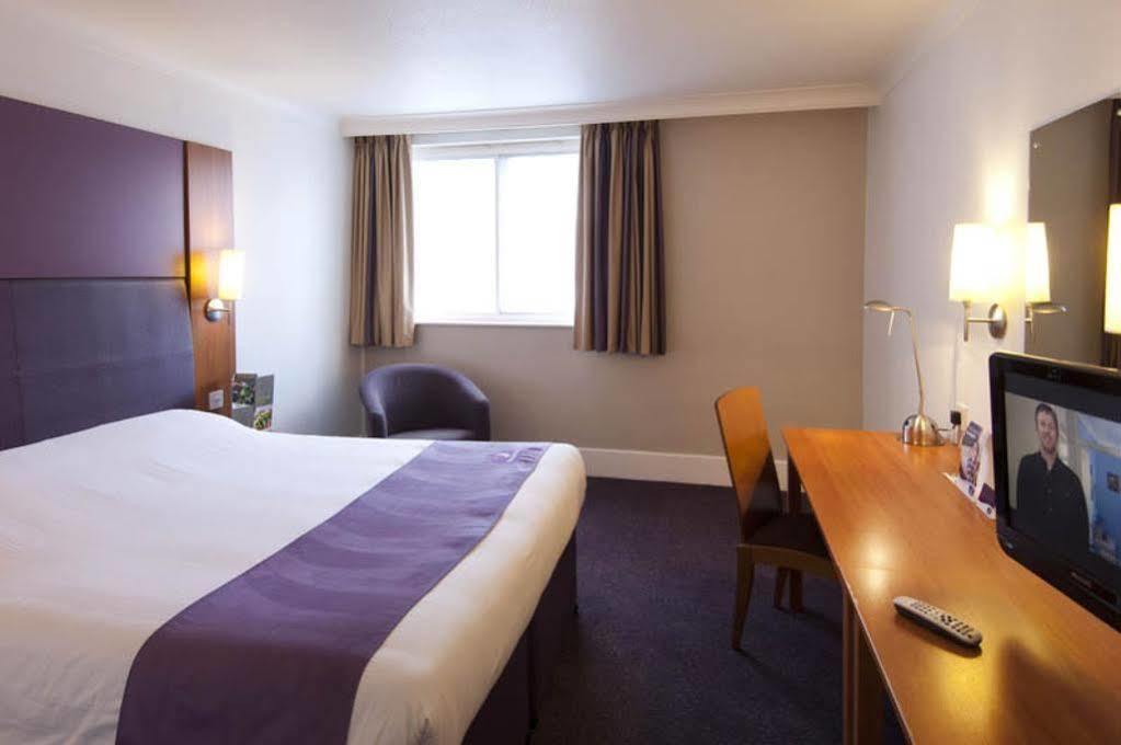 Premier Inn London Дагенем Экстерьер фото