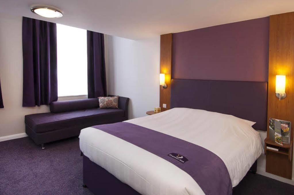 Premier Inn London Дагенем Экстерьер фото