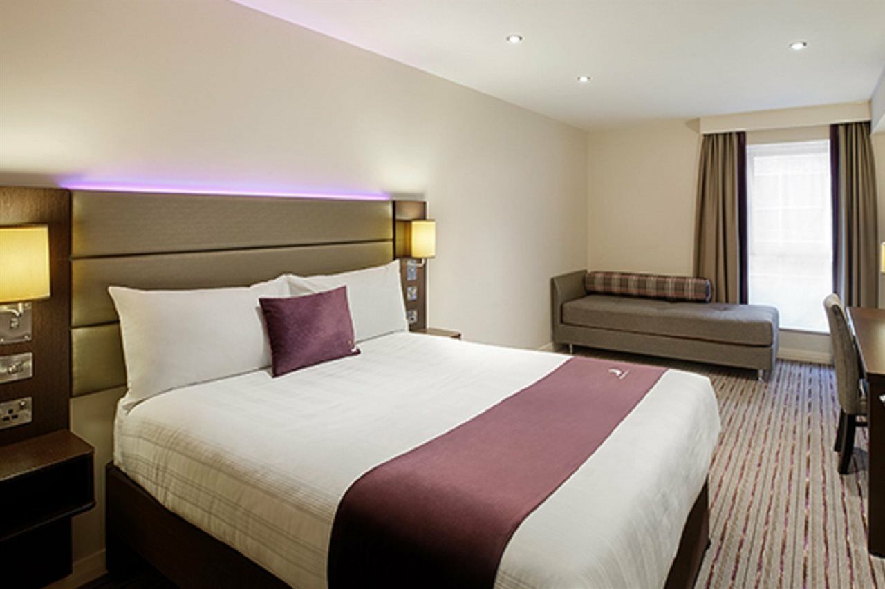 Premier Inn London Дагенем Экстерьер фото